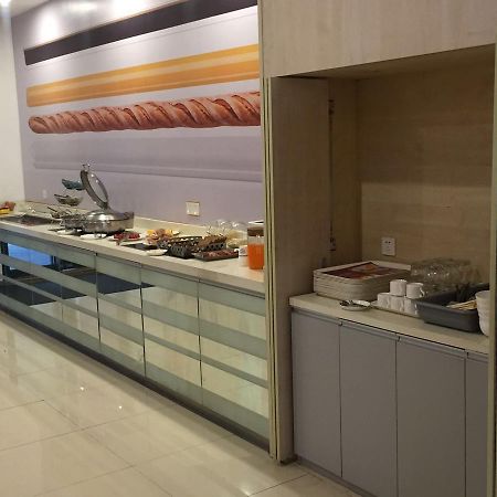 Ibis Ningbo Qianhu Plaza Hotel Buitenkant foto