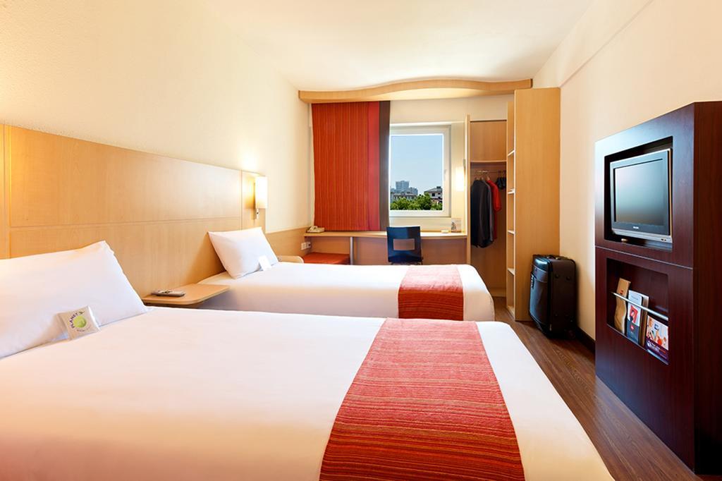 Ibis Ningbo Qianhu Plaza Hotel Buitenkant foto