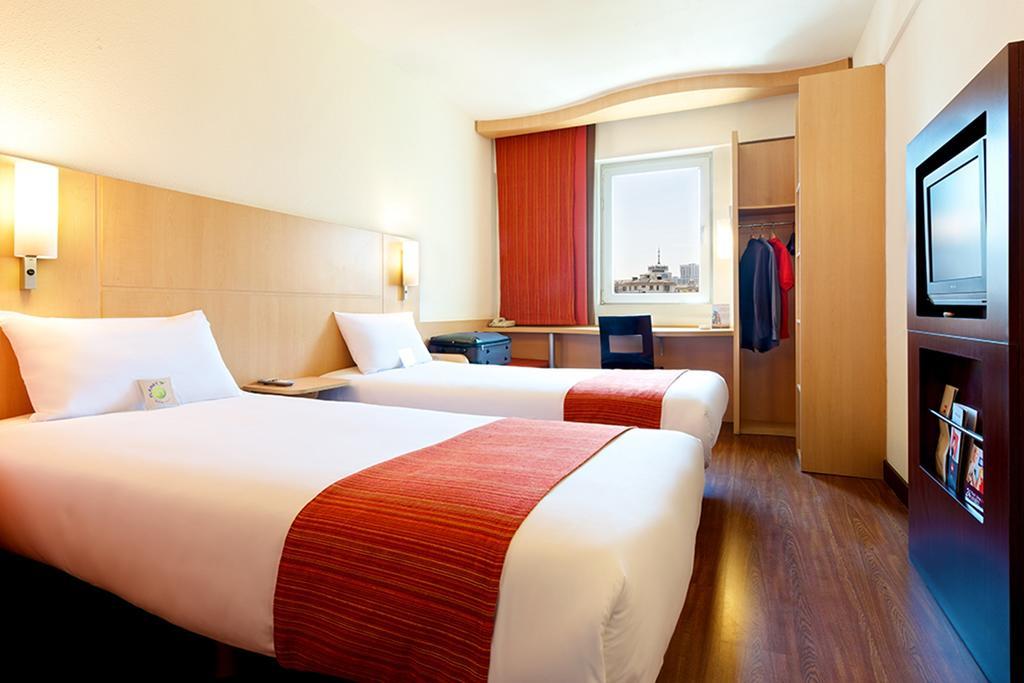 Ibis Ningbo Qianhu Plaza Hotel Buitenkant foto