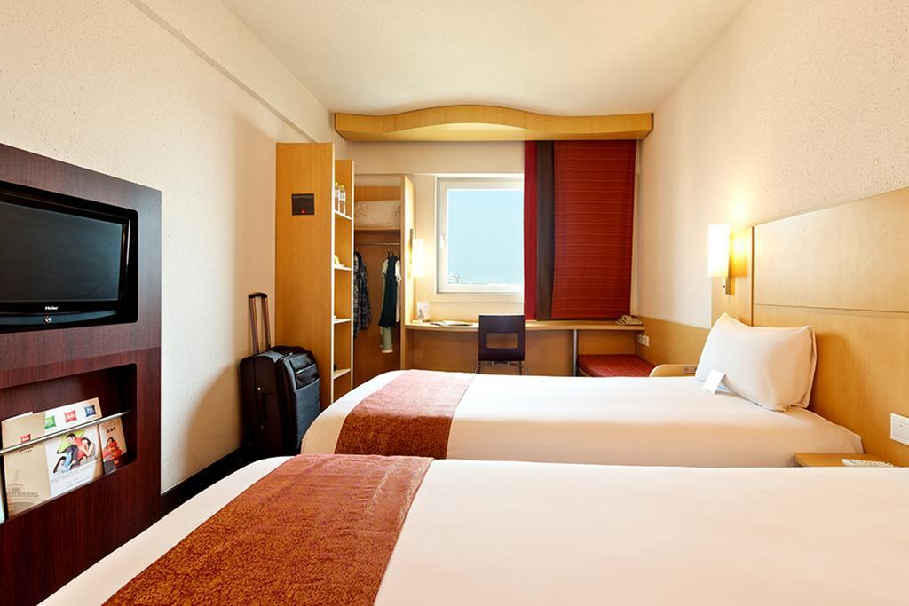 Ibis Ningbo Qianhu Plaza Hotel Buitenkant foto