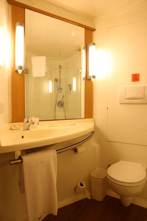 Ibis Ningbo Qianhu Plaza Hotel Buitenkant foto