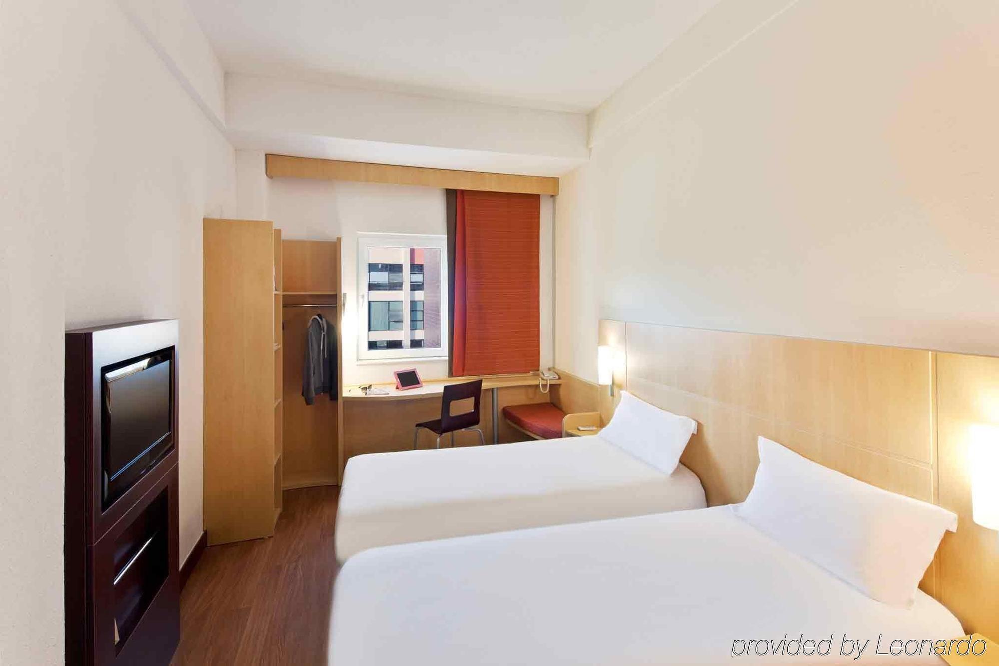 Ibis Ningbo Qianhu Plaza Hotel Buitenkant foto