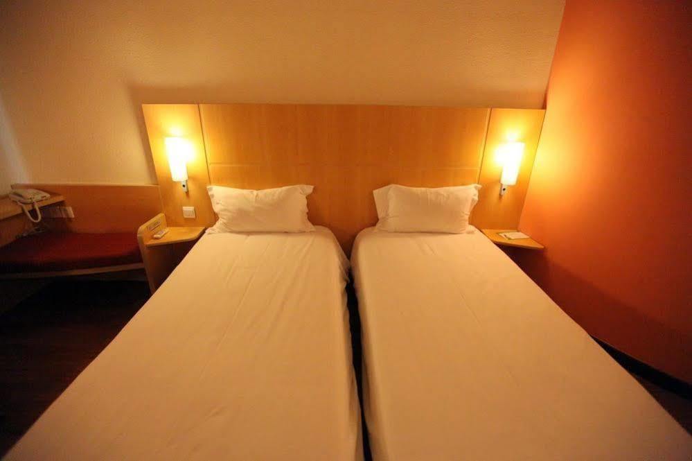Ibis Ningbo Qianhu Plaza Hotel Buitenkant foto