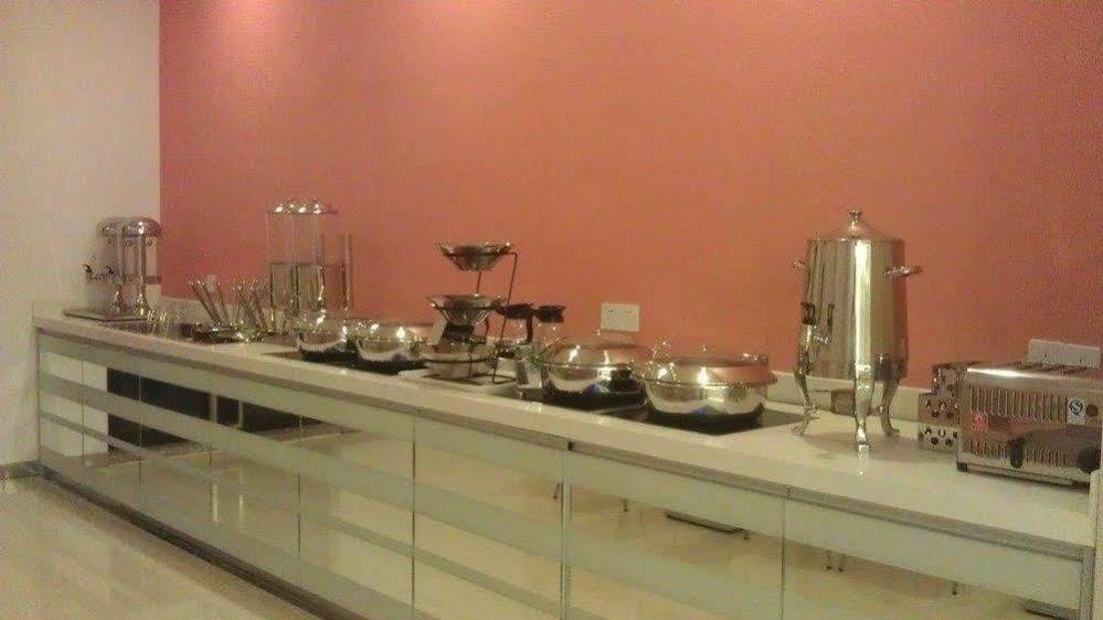 Ibis Ningbo Qianhu Plaza Hotel Buitenkant foto